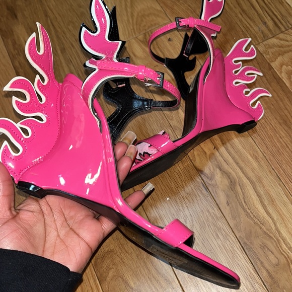 Selling my fire heels - Picture 3 of 4